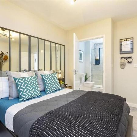 Newly Built Luxury 2 Bed Apartment!!! ロンドン エクステリア 写真